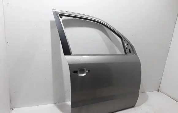 Volkswagen Amarok Front door 2H0831056AG