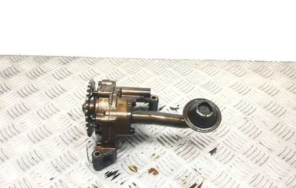 Volkswagen Touran I Oil pump 06A115121