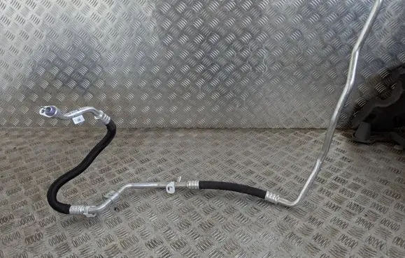 BMW 2 F44 Air conditioning (A/C) pipe/hose 6834659