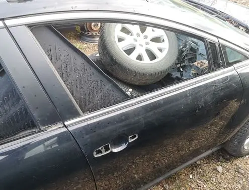 Mazda CX-7 Front door