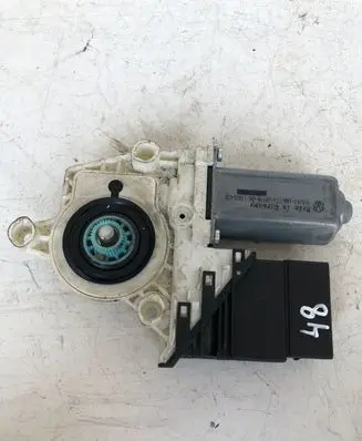 Volkswagen PASSAT B7 Front door window regulator with motor 1K0959703P 984064325 9981677112