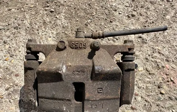 Nissan Qashqai Front brake caliper