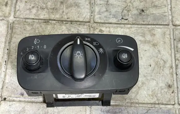 Ford Mondeo MK IV Light switch 04066445