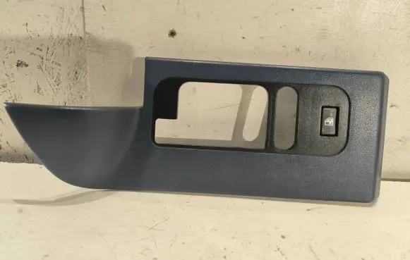 Chevrolet Suburban Other rear door trim element 15680767