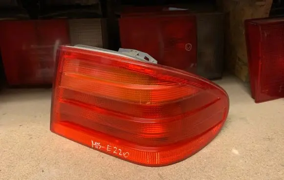 Mercedes-Benz E W210 Rear/tail lights A2108200264 197002