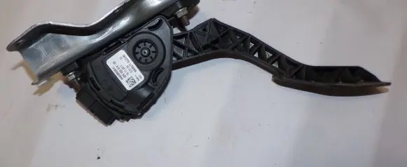 Suzuki Alto Accelerator throttle pedal 49400M68K41 6PV00907408