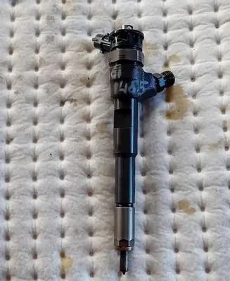 Renault Captur Fuel injector 0445110485