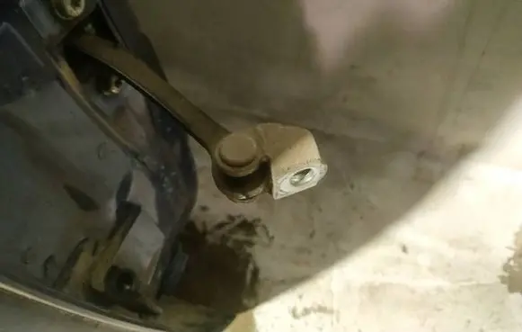 Opel Astra G Rear door check strap stopper