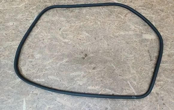 Citroen DS7 Crossback Front door rubber seal
