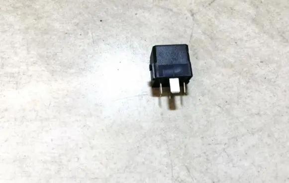 Mercedes-Benz C W203 Other relay a0025421319 4ra00779100
