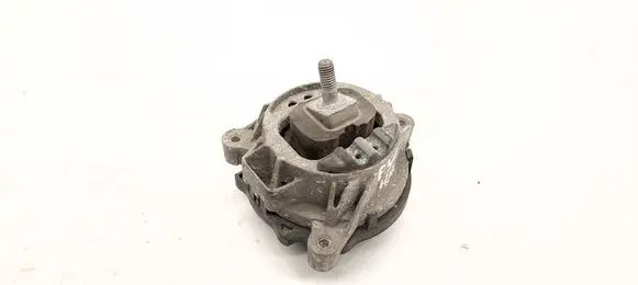 Engine mount bracket