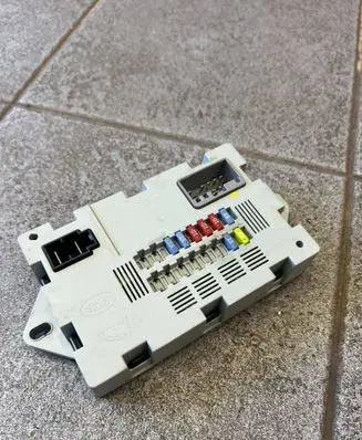 Land Rover Range Rover Sport L494 Fuse module CPLA14Q073AA CPLA14Q073