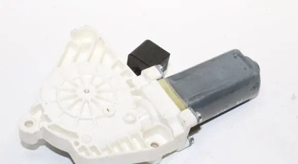 Mercedes-Benz E A207 Front door window regulator motor A2078200542