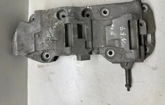 BMW 5 F10 F11 Engine mounting bracket 8506863