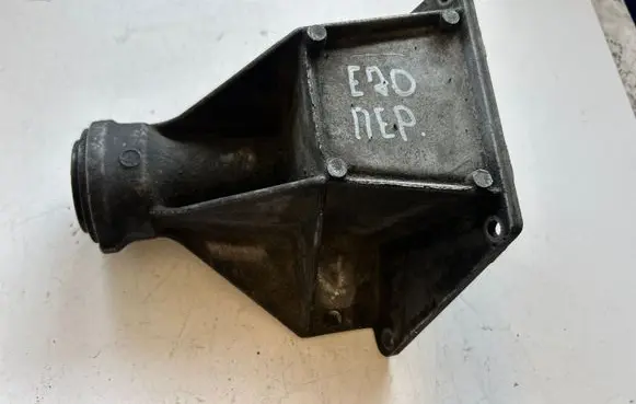 BMW X5 E70 Driveshaft support bearing bracket 7503120