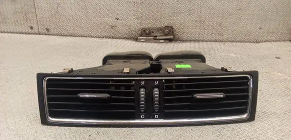 Skoda Superb B6 (3T) Dash center air vent grill 3T0820951A
