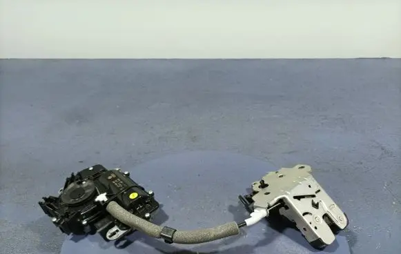 Audi A5 8T 8F Tailgate/trunk/boot lock/catch/latch 3V5827887B