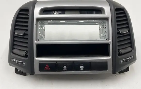 Hyundai Santa Fe Dash center air vent grill 945102B000