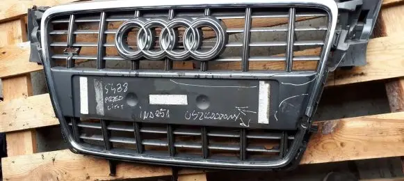 Audi A4 S4 B8 8K Front bumper upper radiator grill 8K0853651B