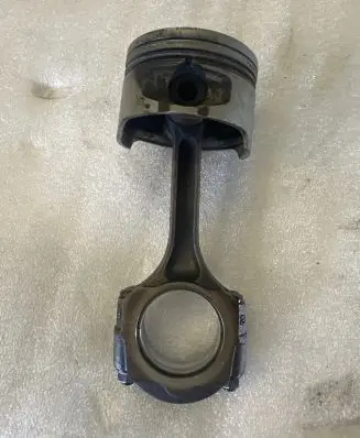 Renault Kangoo II Piston with connecting rod