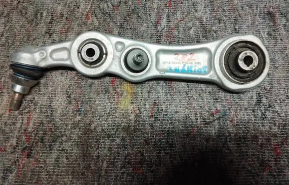 Mercedes-Benz C W205 Front control arm 0160500160 0160500160HD