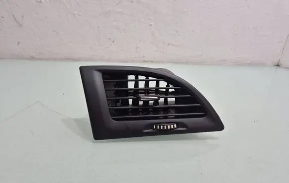 Renault Megane III Dashboard side air vent grill/cover trim 
