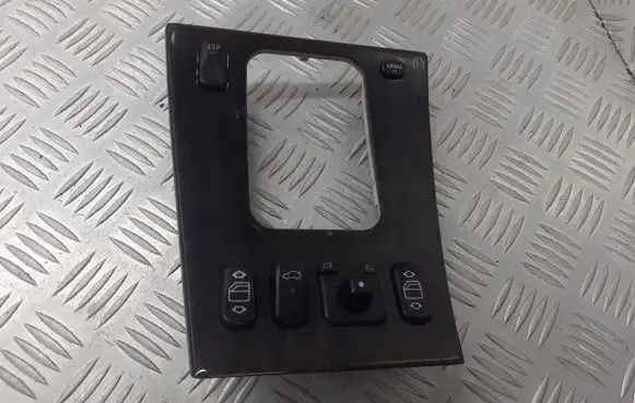 Mercedes-Benz E W210 Central console control unit 2088202910