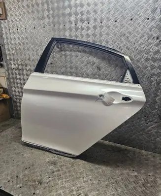 Hyundai Sonata Rear door 1234