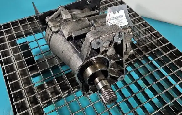 Gearbox transfer box case