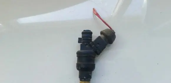 Peugeot 406 Fuel injector 0280150446