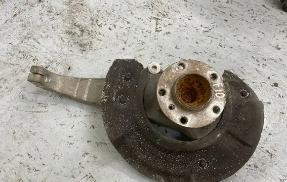 BMW 5 F10 F11 Front wheel hub