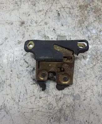 Audi A4 S4 B5 8D Tailgate/trunk/boot lock/catch/latch