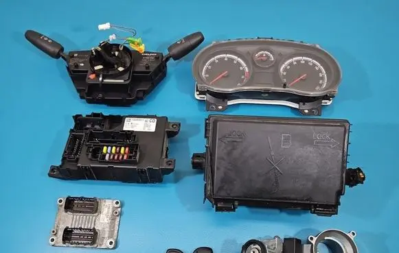 Opel Corsa D Engine control unit/module ECU 0261208939 IMPRK1530804