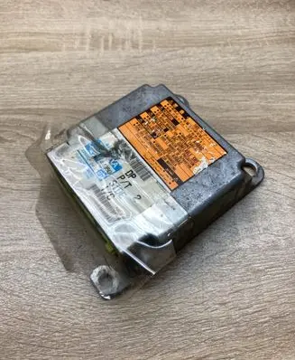 Toyota Avensis T220 Airbag control unit/module 8917044050