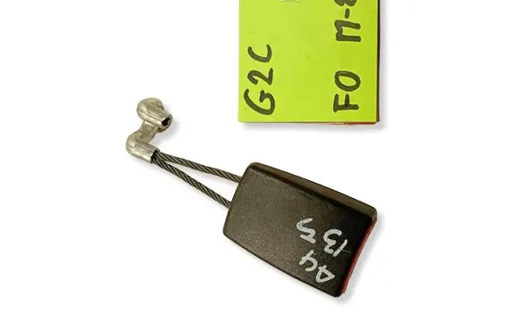 Audi A4 S4 B5 8D Middle seatbelt buckle (rear) 8955565