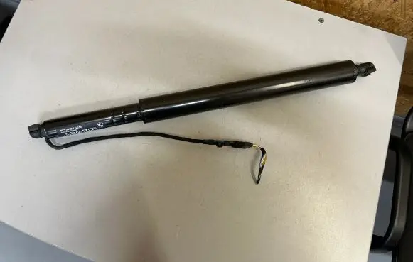 BMW iX Tailgate/trunk strut/damper 5A635D3