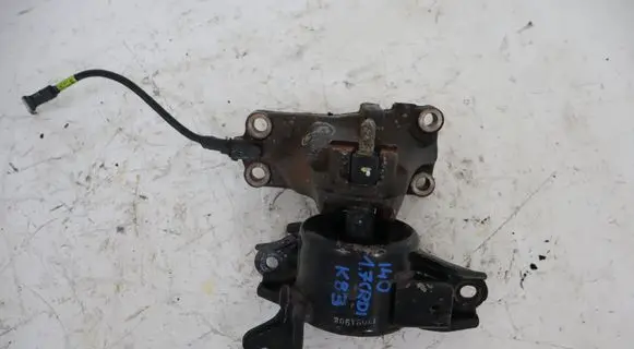 Hyundai i40 Engine mounting bracket