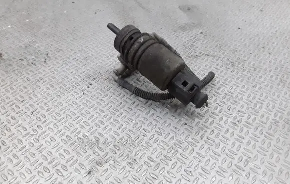 Volkswagen Golf V Windscreen/windshield washer pump