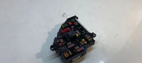 BMW 5 F10 F11 Fuse module 9252813 1703345