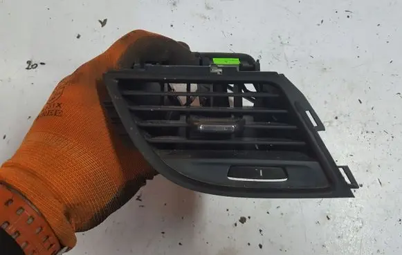 Opel Zafira C Dashboard side air vent grill/cover trim 13432401