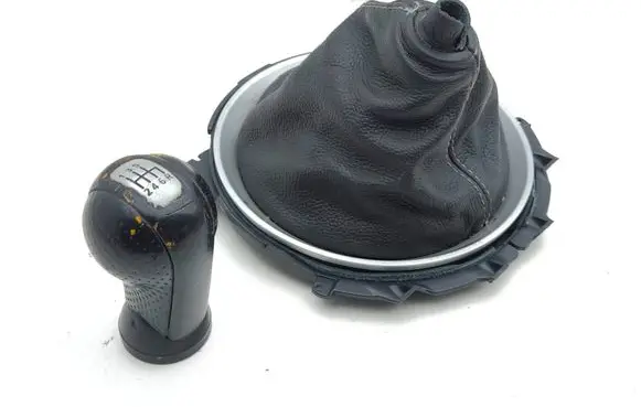 Nissan 350Z Gear lever shifter trim leather/knob 