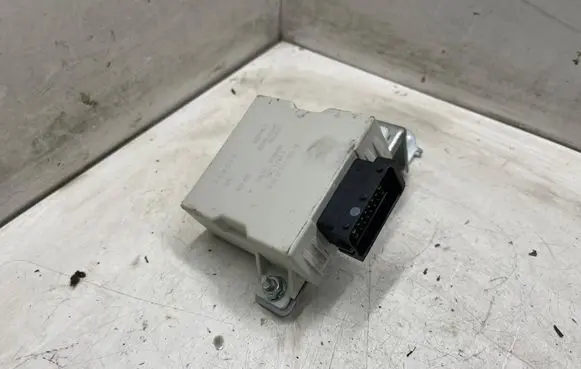 Toyota Avensis T250 Window control relay 8594005040