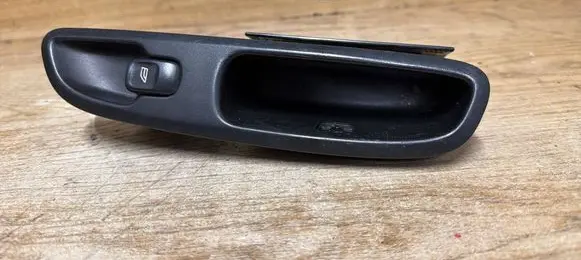 Volvo XC70 Electric window control switch 30658696