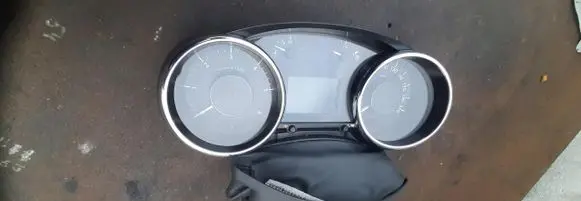 Peugeot 5008 Speedometer (instrument cluster) 9674982480