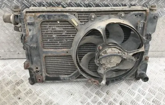 Ford Escort Radiator cooling fan shroud