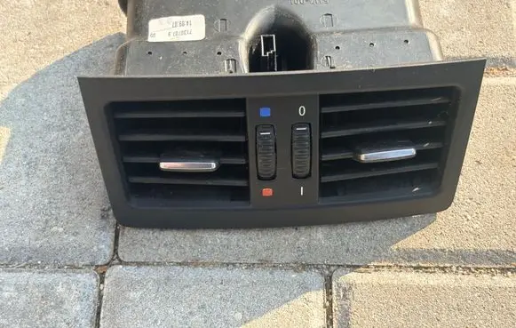BMW 3 E90 E91 Rear air vent grill 7129556 6932024