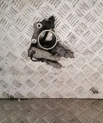 Toyota Avensis Verso Throttle valve