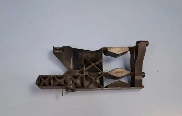 Audi A6 S6 C7 4G Headlight/headlamp mounting bracket 4G0805607