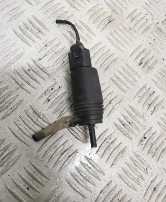 BMW 3 E90 E91 Windscreen/windshield washer pump 23557610 8377612