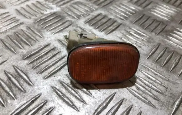 Renault Espace II Front fender indicator light valeo3116 0192077